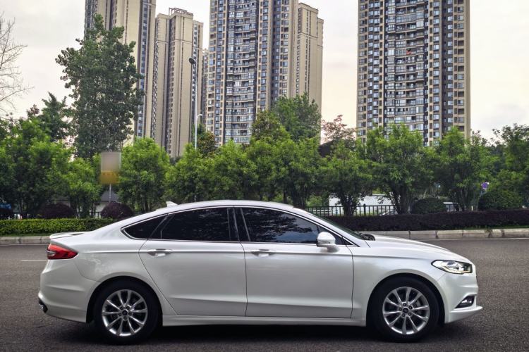 Used Ford Mondeo 2017 EcoBoost 200 Stylish Model Exterior 3