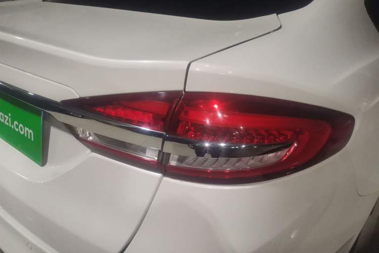 Used Ford Mondeo 2017 EcoBoost 180 Stylish Model Exterior 3
