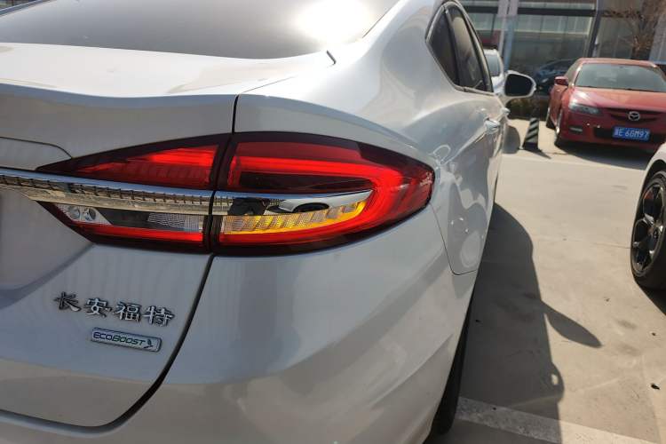 Used Ford Mondeo 2017 EcoBoost 180 Luxury Model Exterior 3