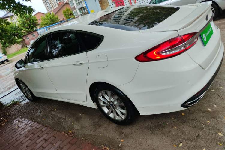 Used Ford Mondeo 2017 EcoBoost 180 Stylish Model Exterior 3