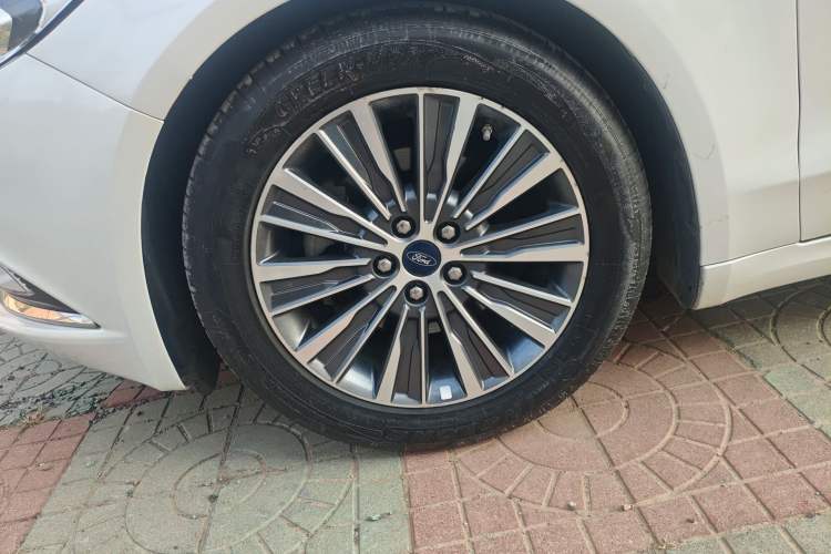 Used Ford Mondeo 2017 EcoBoost 180 Luxury Model Exterior 4