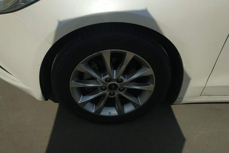 Used Ford Mondeo 2017 EcoBoost 180 Stylish Model Exterior 4