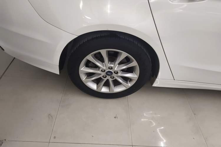 Used Ford Mondeo 2017 EcoBoost 200 Stylish Model Exterior 5