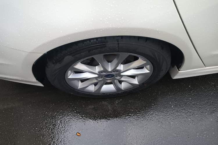 Used Ford Mondeo 2017 EcoBoost 180 Stylish Model Exterior 5