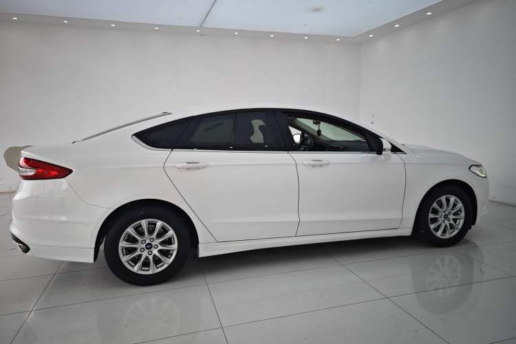 Used Ford Mondeo 2017 EcoBoost 180 Comfort Model Exterior 7