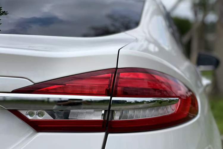 Used Ford Mondeo 2017 EcoBoost 200 Stylish Model Exterior 7