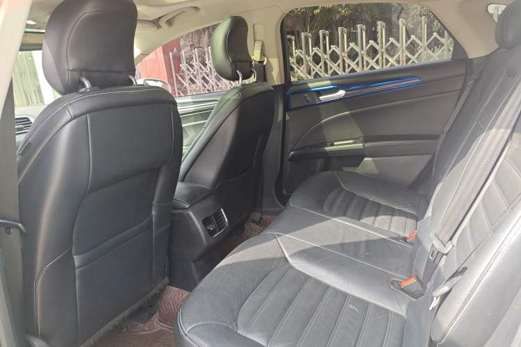 Used Ford Mondeo 2017 EcoBoost 180 Luxury Model Exterior 7