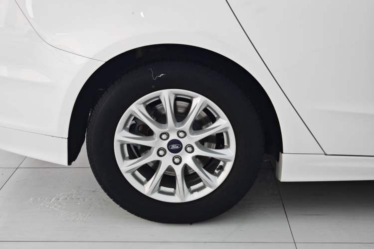 Used Ford Mondeo 2017 EcoBoost 180 Comfort Model Exterior 8