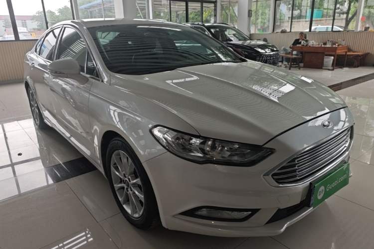 Used Ford Mondeo 2017 EcoBoost 180 Stylish Model Front Right 45 Deg