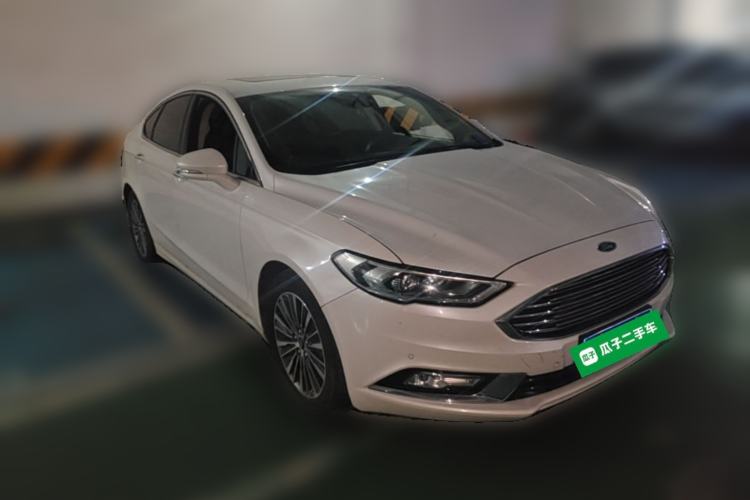 Used Ford Mondeo 2017 EcoBoost 200 Luxury Model Front Right 45 Deg