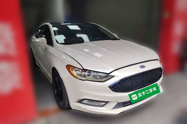 Used Ford Mondeo 2017 EcoBoost 200 Stylish Model Front Right 45 Deg
