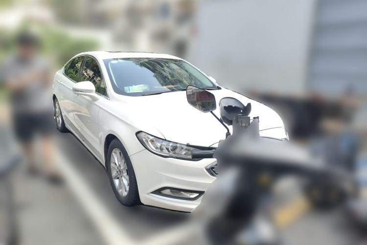 Used Ford Mondeo 2017 EcoBoost 180 Stylish Model Front Right 45 Deg