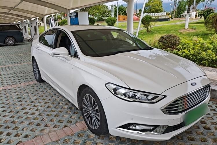 Used Ford Mondeo 2017 EcoBoost 180 Luxury Model Front Right 45 Deg