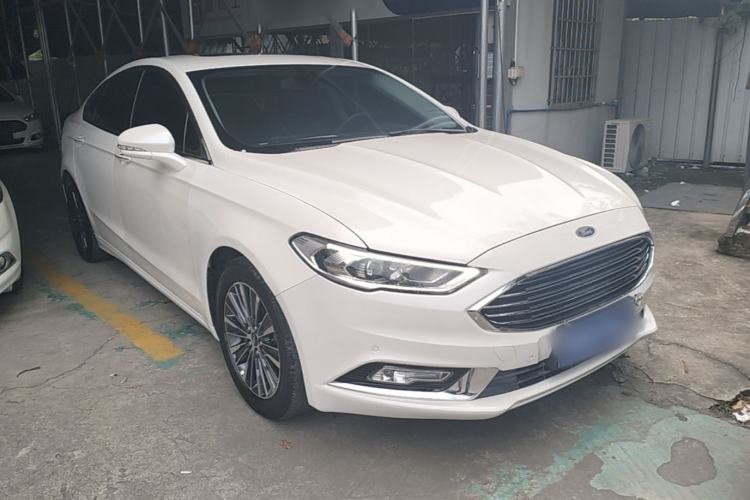 Used Ford Mondeo 2017 EcoBoost 200 Luxury Model Front Right 45 Deg