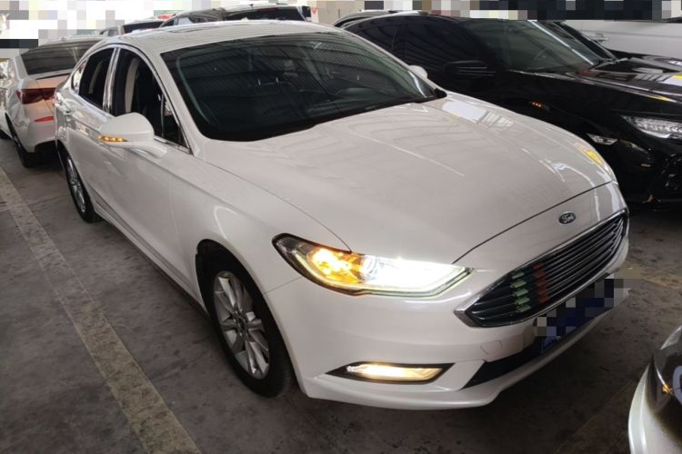 Used Ford Mondeo 2017 EcoBoost 200 Stylish Model Front Right 45 Deg