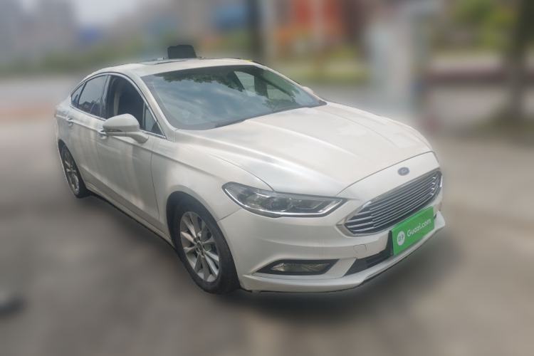 Used Ford Mondeo 2017 EcoBoost 200 Stylish Model Front Right 45 Deg