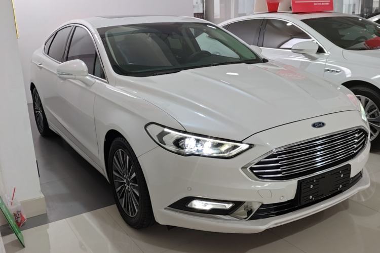 Used Ford Mondeo 2017 EcoBoost 180 Luxury Model Front Right 45 Deg
