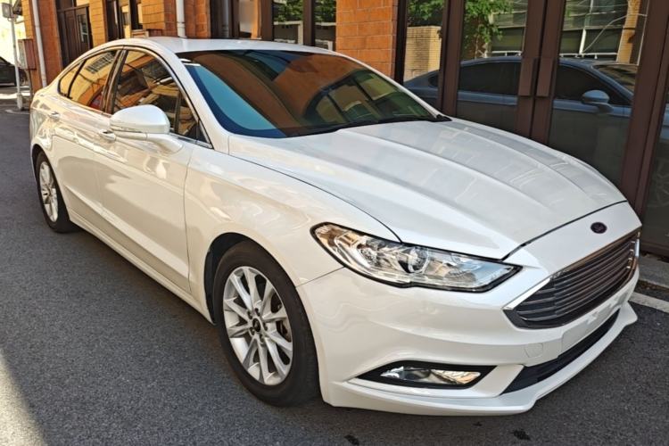 Used Ford Mondeo 2017 EcoBoost 180 Stylish Model Front Right 45 Deg