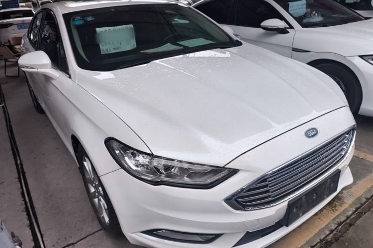 Used Ford Mondeo 2017 EcoBoost 200 Stylish Model Front Right 45 Deg