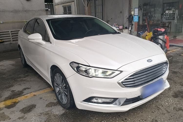 Used Ford Mondeo 2017 EcoBoost 200 Luxury Model Front Right 45 Deg