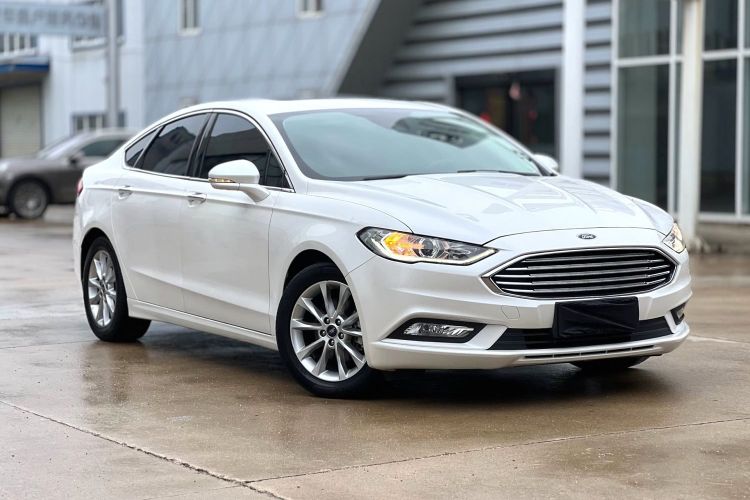 Used Ford Mondeo 2017 EcoBoost 180 Stylish Model Front Right 45 Deg