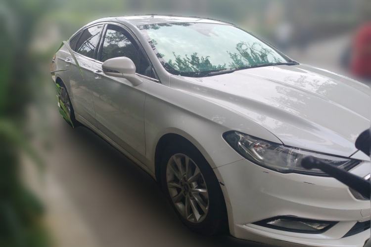 Used Ford Mondeo 2017 EcoBoost 180 Stylish Model Front Right 45 Deg