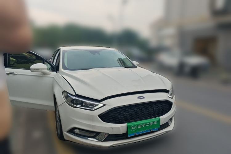 Used Ford Mondeo 2017 EcoBoost 200 Stylish Model Front Right 45 Deg