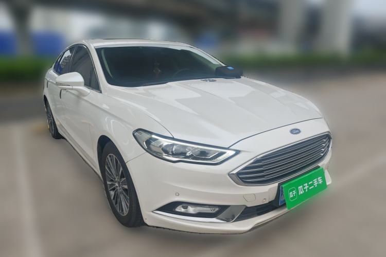 Used Ford Mondeo 2017 EcoBoost 200 Luxury Model Front Right 45 Deg