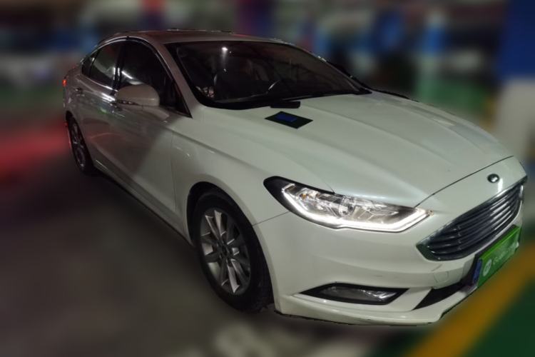 Used Ford Mondeo 2017 EcoBoost 200 Stylish Model Front Right 45 Deg