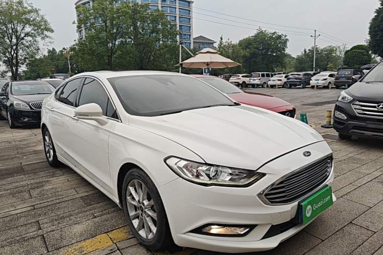Used Ford Mondeo 2017 EcoBoost 180 Stylish Model Front Right 45 Deg