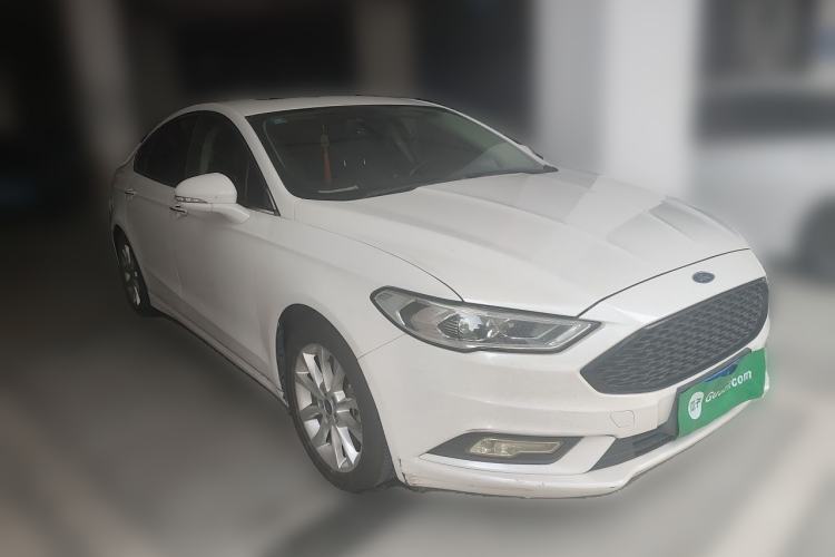 Used Ford Mondeo 2017 EcoBoost 180 Stylish Model Front Right 45 Deg
