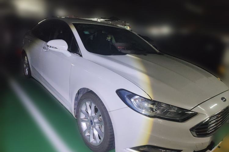 Used Ford Mondeo 2017 EcoBoost 200 Stylish Model Front Right 45 Deg