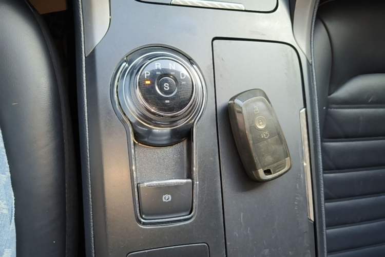 Used Ford Mondeo 2017 EcoBoost 180 Stylish Model Gear Lever