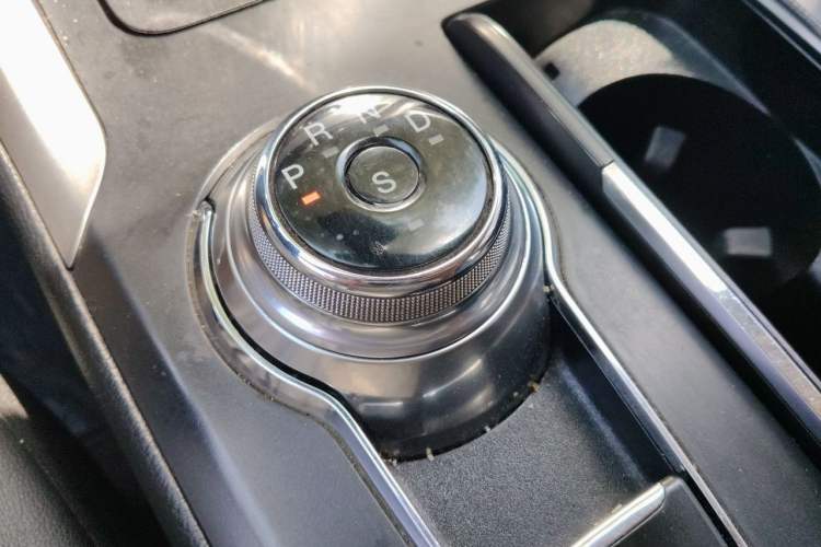 Used Ford Mondeo 2017 EcoBoost 180 Stylish Model Gear Lever