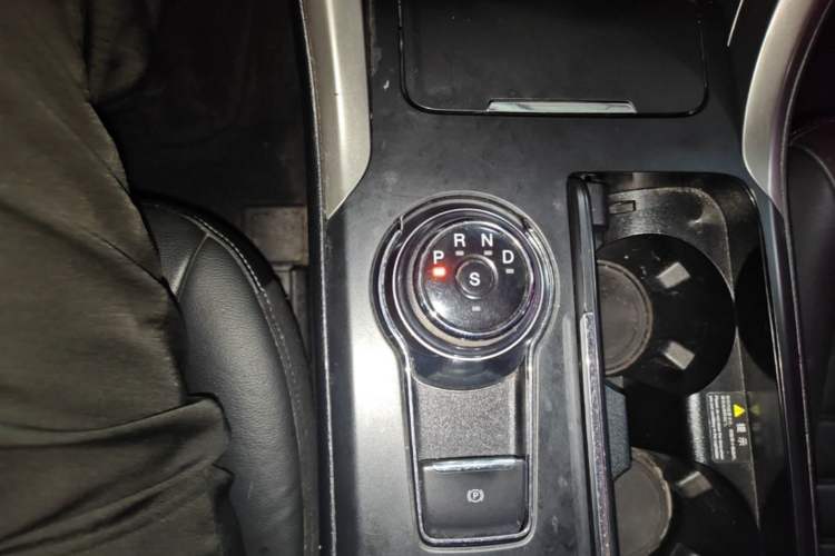 Used Ford Mondeo 2017 Facelifted EcoBoost 180 Fashion Edition Gear Lever