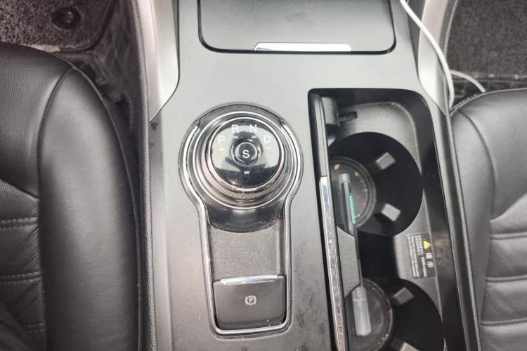 Used Ford Mondeo 2017 EcoBoost 200 Stylish Model Gear Lever