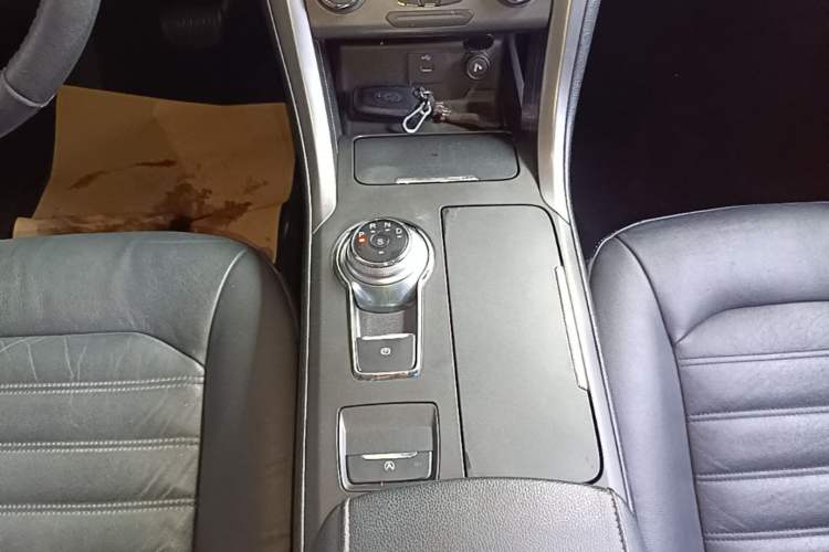 Used Ford Mondeo 2017 EcoBoost 180 Stylish Model Gear Lever