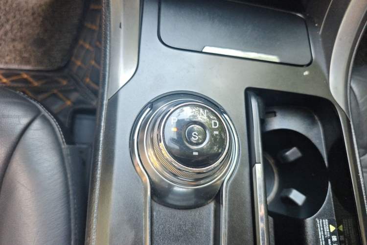 Used Ford Mondeo 2017 EcoBoost 180 Luxury Model Gear Lever