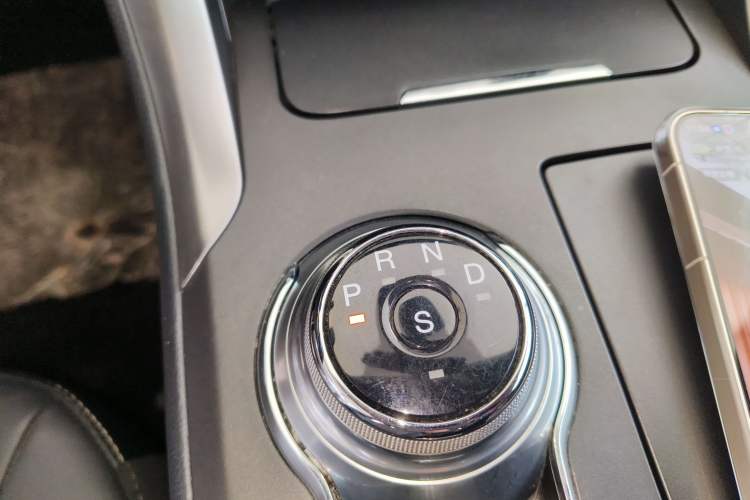 Used Ford Mondeo 2017 EcoBoost 180 Stylish Model Gear Lever
