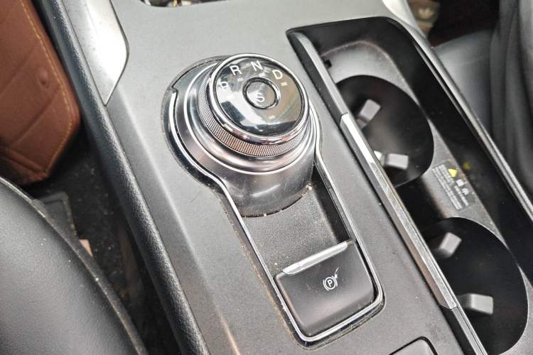 Used Ford Mondeo 2017 EcoBoost 180 Stylish Model Gear Lever