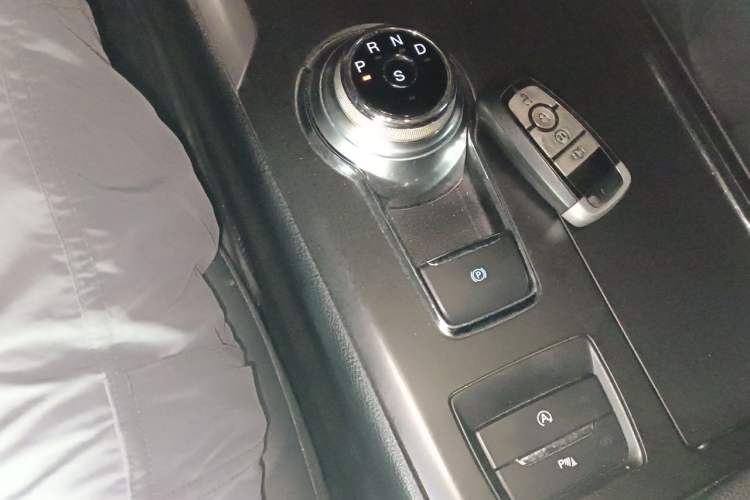 Used Ford Mondeo 2017 EcoBoost 180 Luxury Model Gear Lever