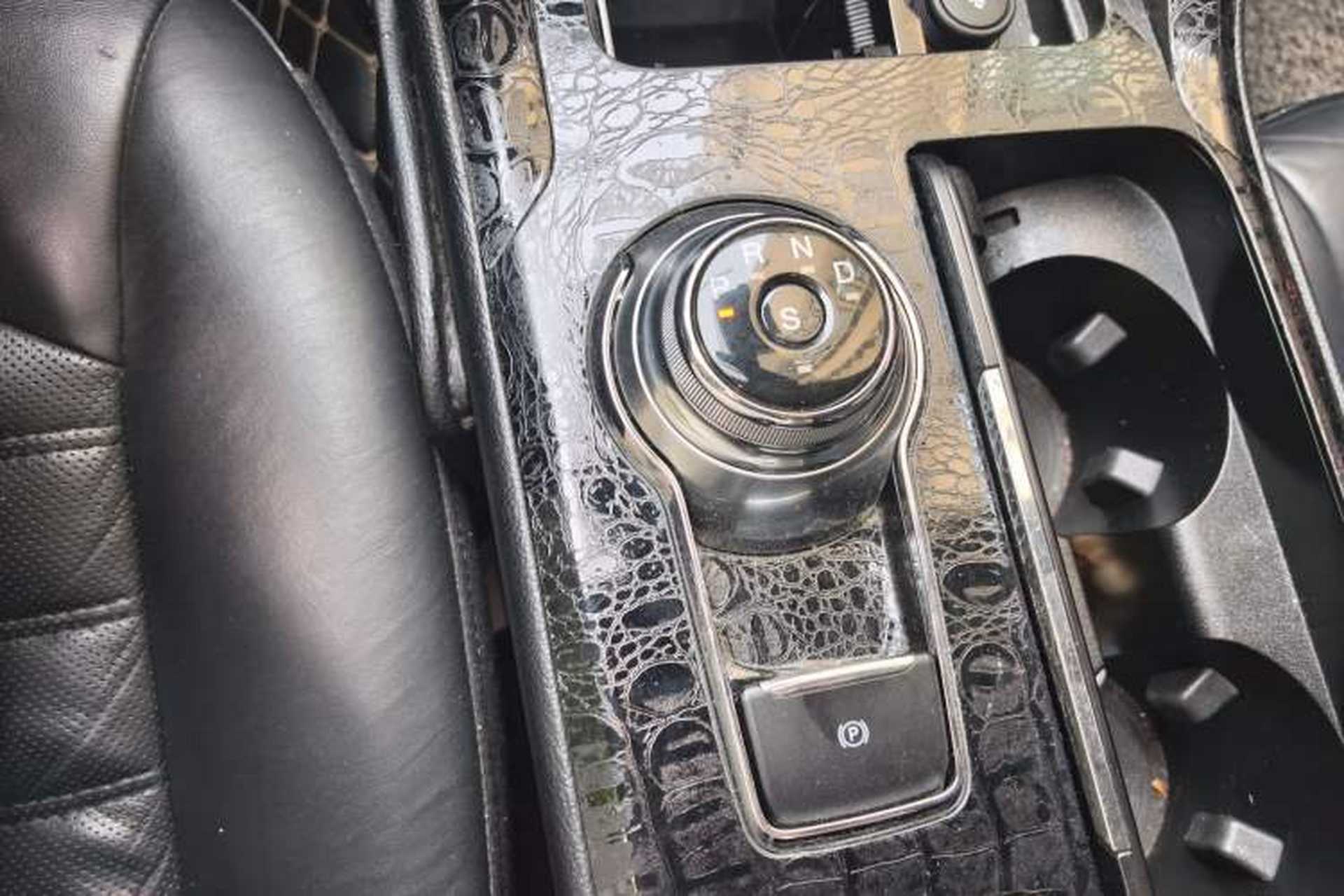 Used Ford Mondeo 2017 EcoBoost 245 Ultimate Model Gear Lever