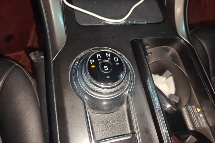 Used Ford Mondeo 2017 EcoBoost 180 Stylish Model Gear Lever