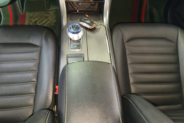 Used Ford Mondeo 2017 EcoBoost 180 Stylish Model Gear Lever