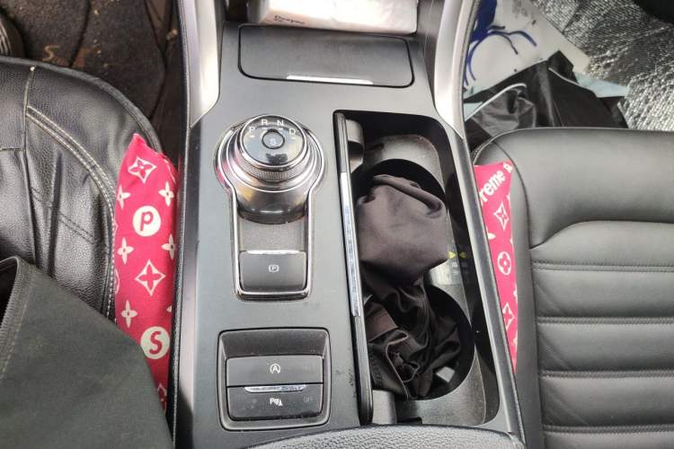 Used Ford Mondeo 2017 Facelifted EcoBoost 200 Luxury Version Gear Lever