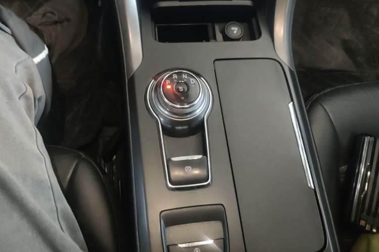 Used Ford Mondeo 2017 EcoBoost 200 Stylish Model Gear Lever