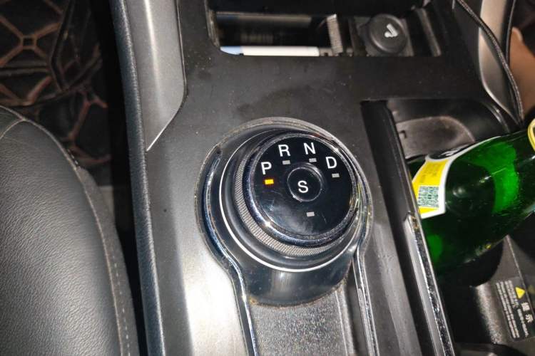 Used Ford Mondeo 2017 EcoBoost 200 Stylish Model Gear Lever
