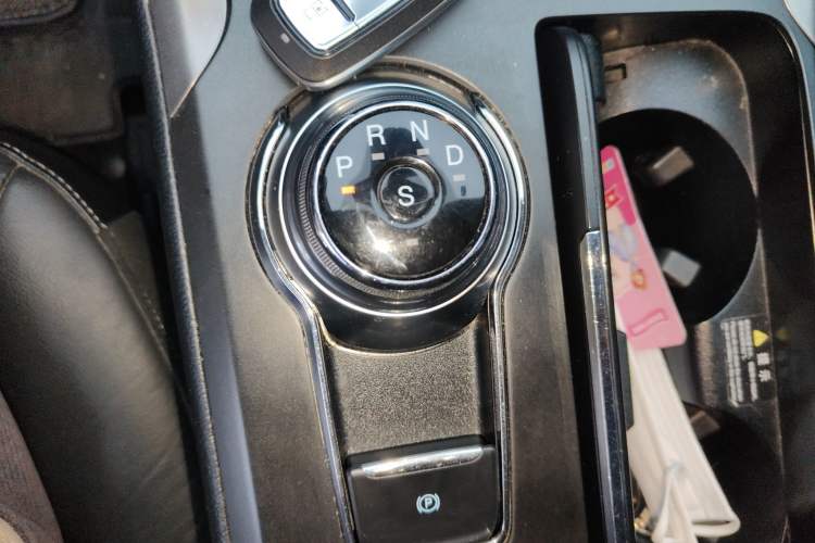 Used Ford Mondeo 2017 EcoBoost 180 Stylish Model Gear Lever