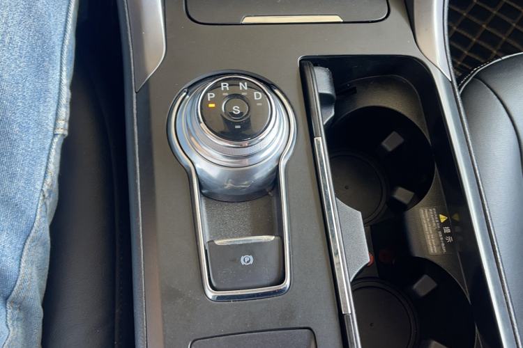 Used Ford Mondeo 2017 EcoBoost 180 Stylish Model Gear Lever