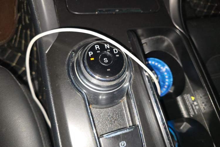Used Ford Mondeo 2017 EcoBoost 200 Stylish Model Gear Lever